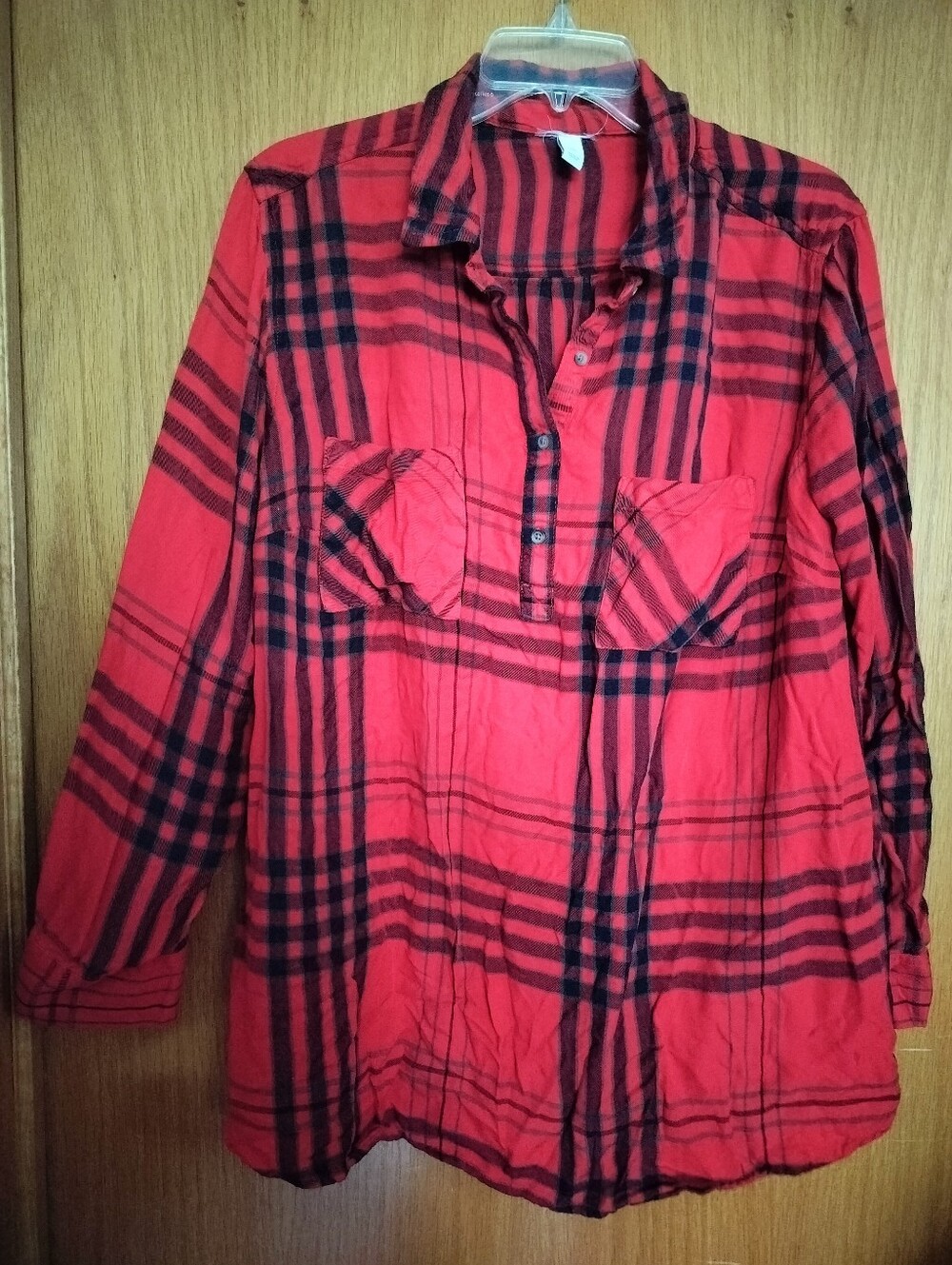 Red and Black Plaid Buttoned Long Sleeve Top Size XL